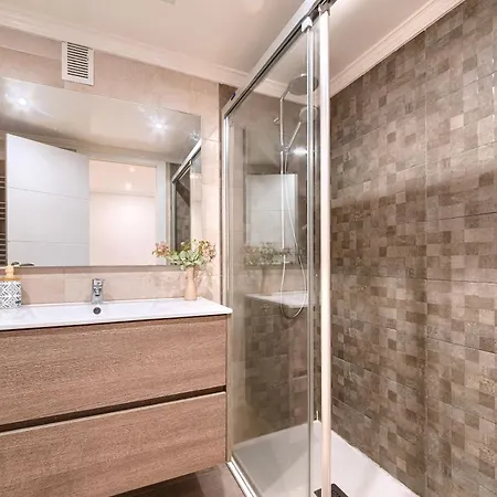 Проживание в семье Bilbo Rock I By Next Stop *