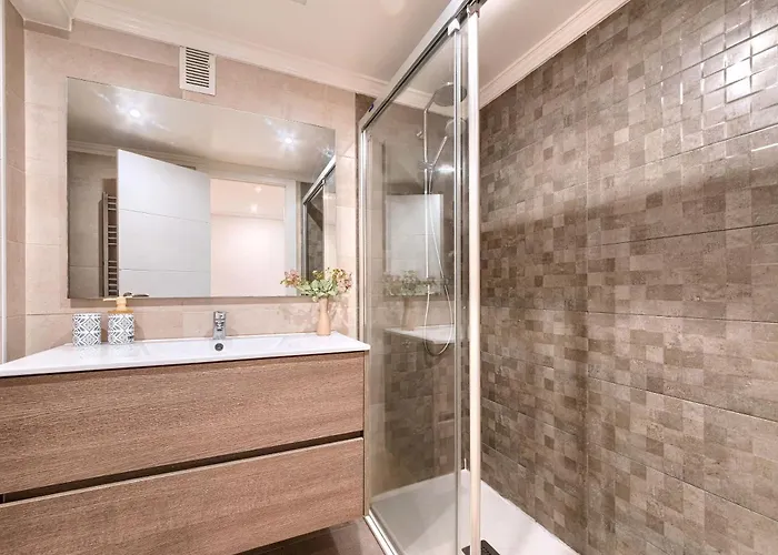 Bilbo Rock I By Next Stop Homestay